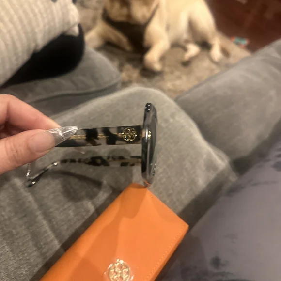 Tory Burch sunglasses - Picture 3 of 16